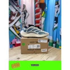Yeezy Boost 700 V3 Arzareth UK8.5