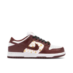 Nike SB Dunk Low Supreme Stars Barkroot Brown (2021)