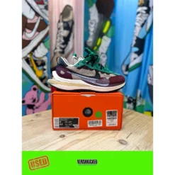 Nike Sacai Vapourwaffle Villain Red UK7