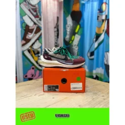 Nike Sacai Vapourwaffle Villian Red Uk8