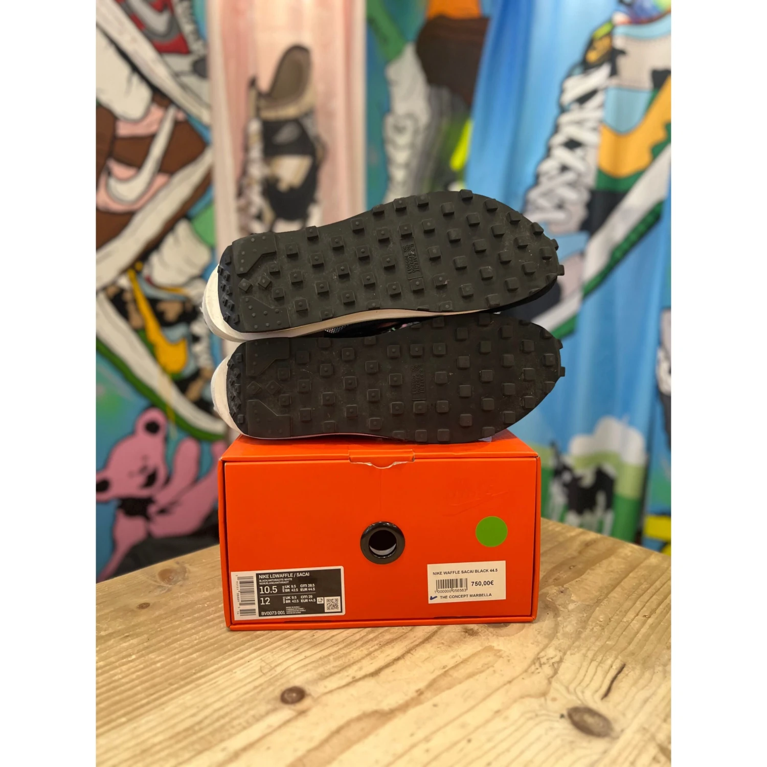 Nike Sacai LDWaffle Black White UK9.5 - Image 3