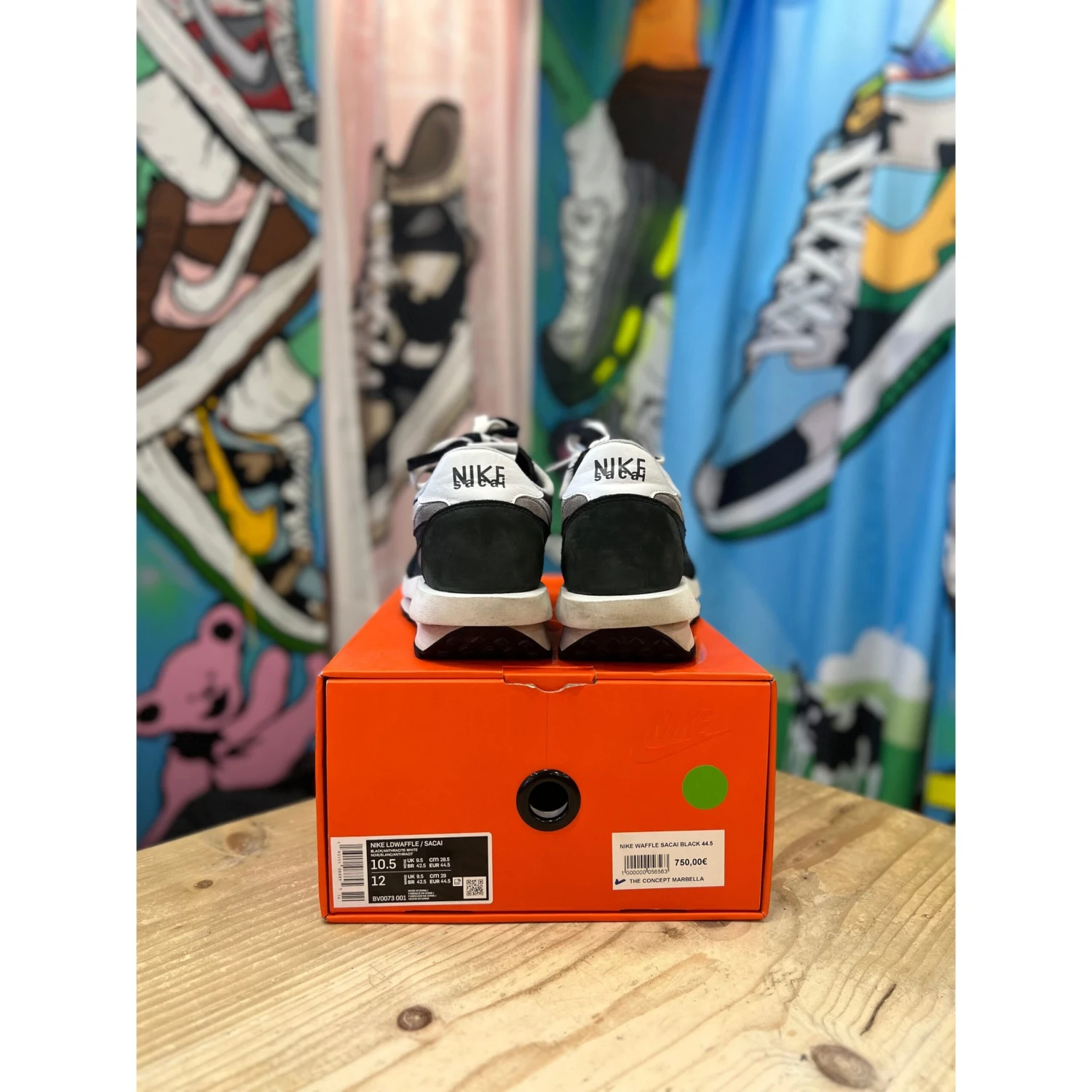 Nike Sacai LDWaffle Black White UK9.5 - Image 4