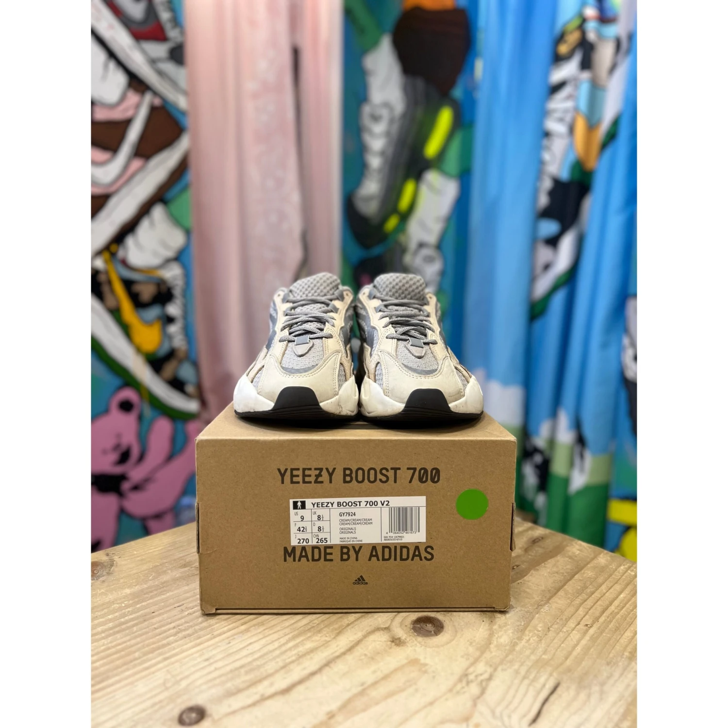 Yeezy 700 Cream UK8.5 - Image 2