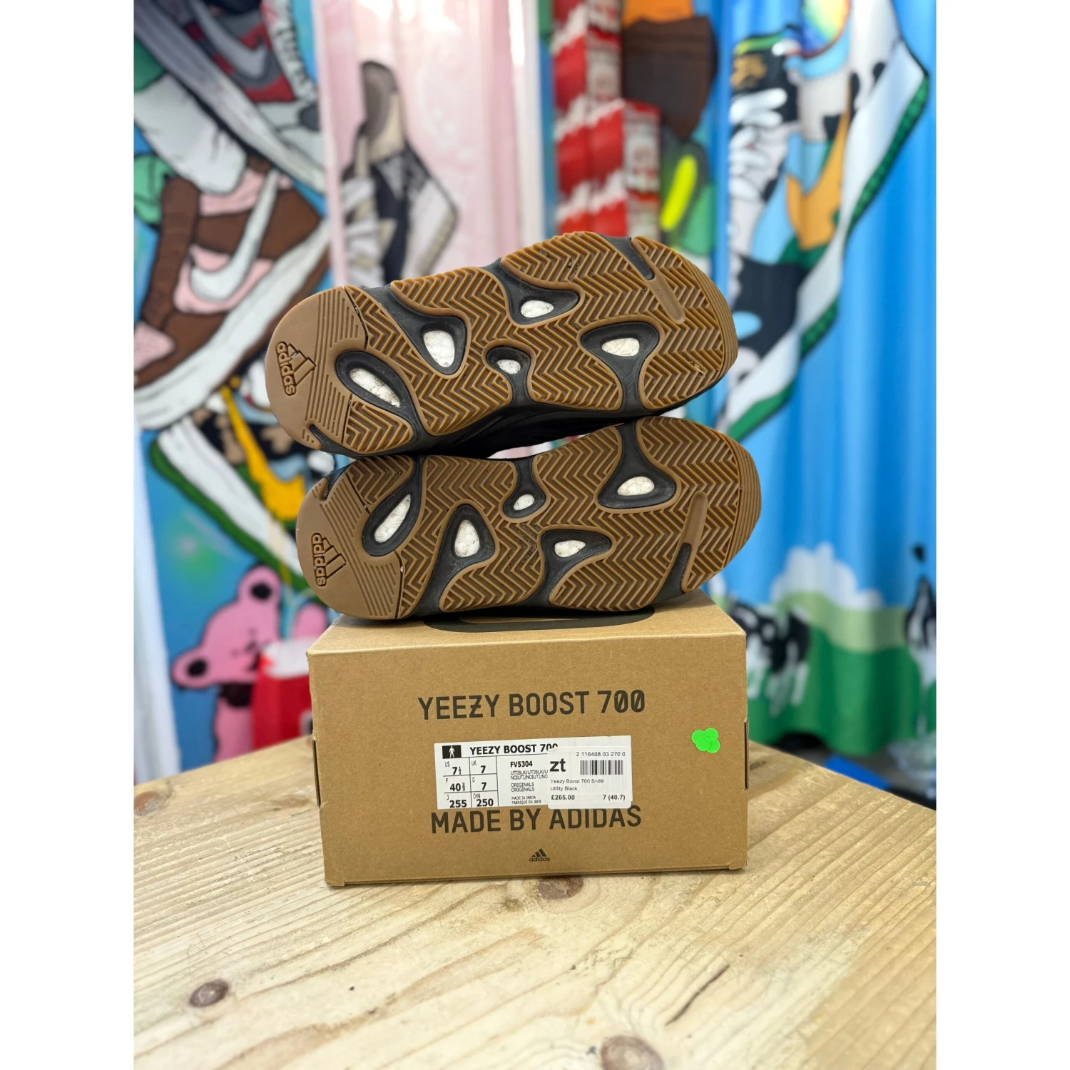 Yeezy 700 Boost Utility Black UK7 - Image 3