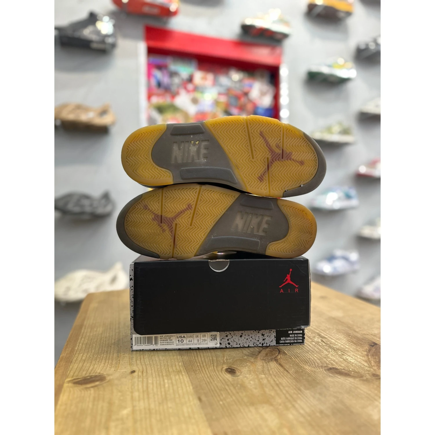 Jordan 5 Retro Off-White Sail UK 9 - Image 4