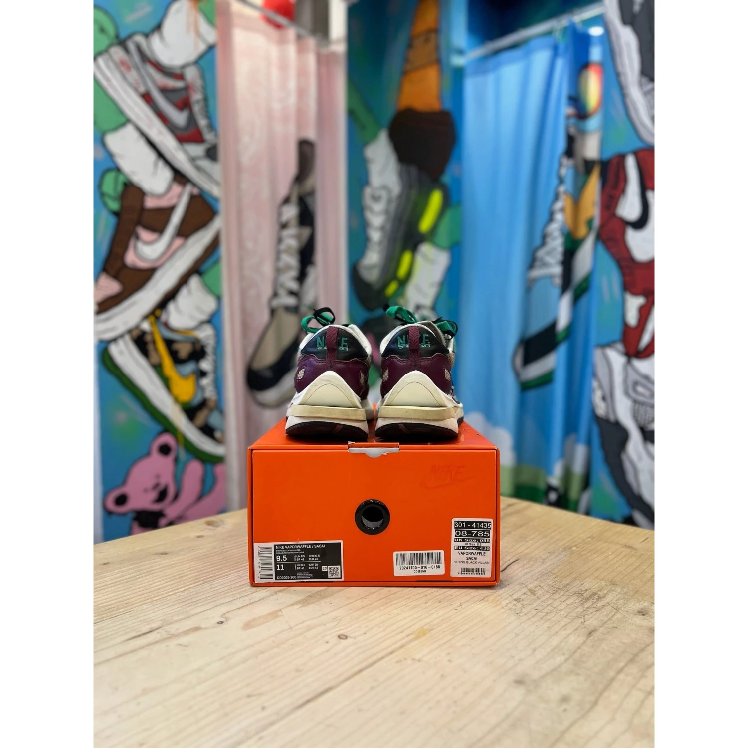 Nike Sacai Vaporwaffle Villain Red UK 8.5 - Image 4