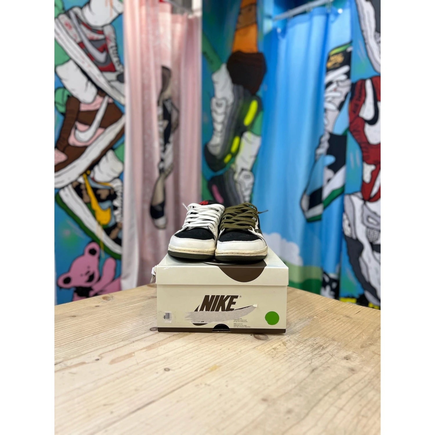 Nike Air Jordan 1 Travis Scott Olive UK 7 - Image 3