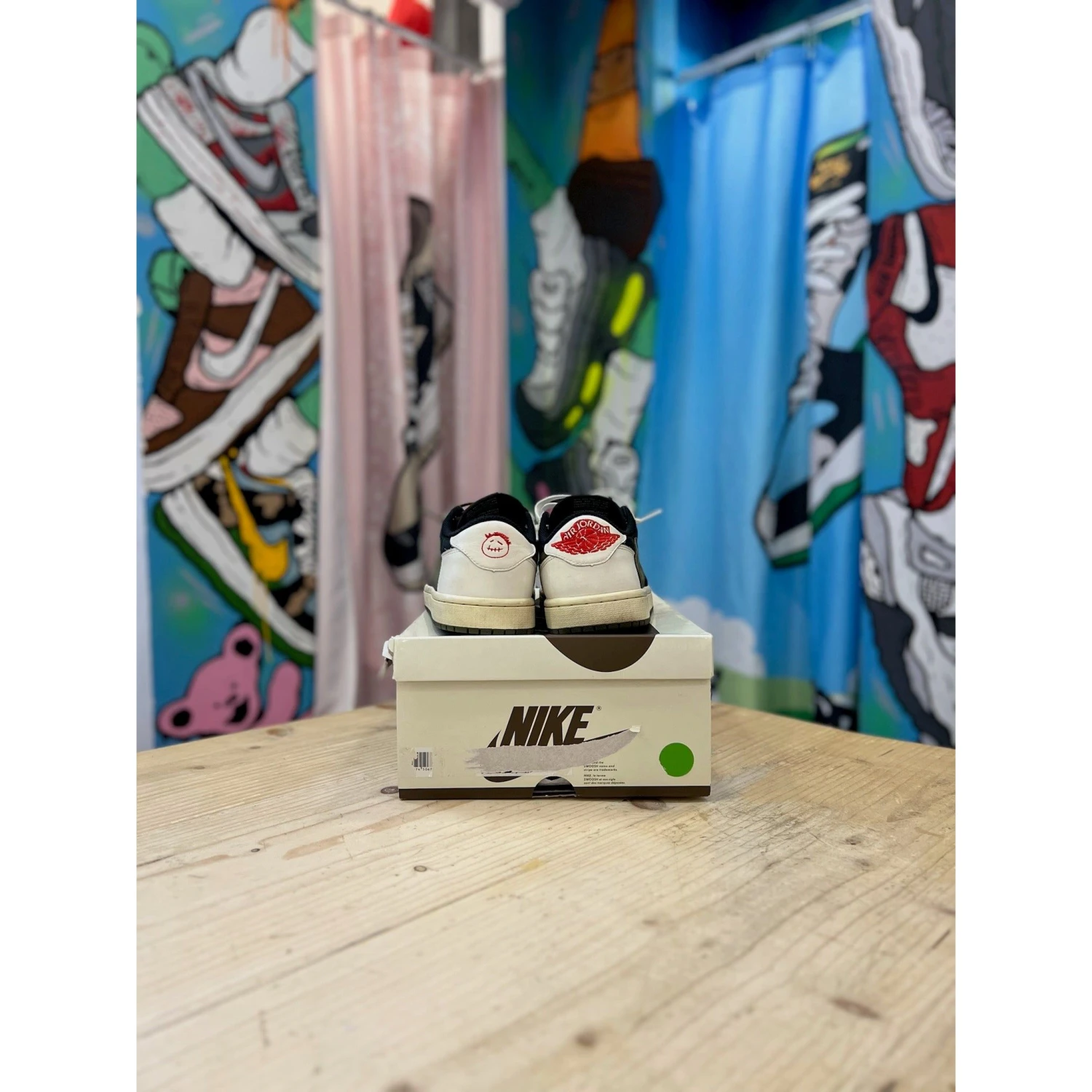 Nike Air Jordan 1 Travis Scott Olive UK 7 - Image 4