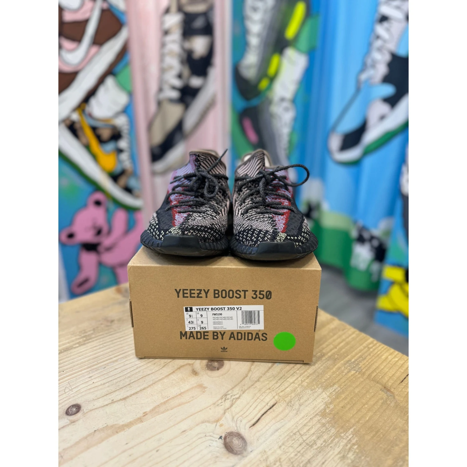 Yeezy 350 V2 Yecheil UK 9 - Image 3
