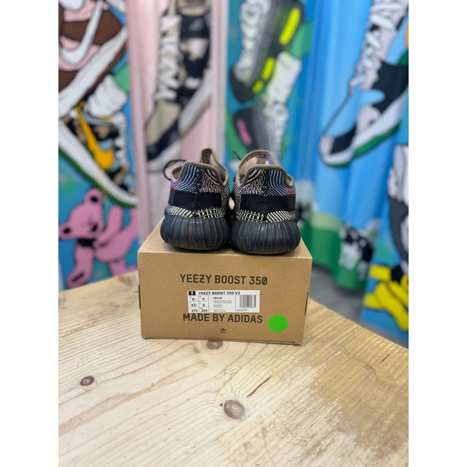 Yeezy 350 V2 Yecheil UK 9 - Image 4